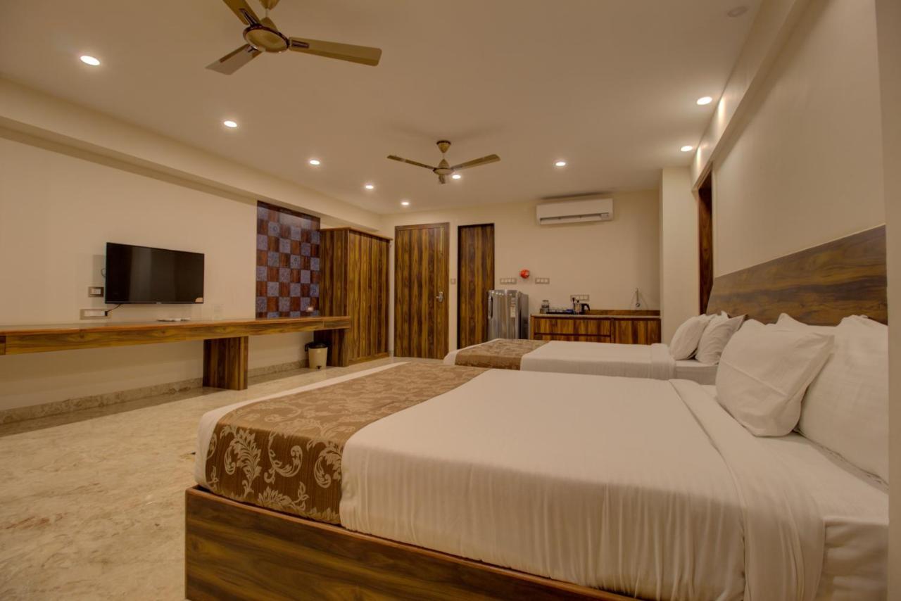 Greenstones Boutique Hotel Нашик Екстериор снимка